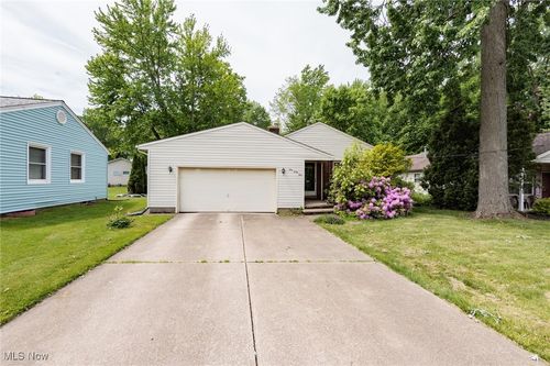 144 Charlotte St, Painesville, OH, 44077-3606 | Card Image