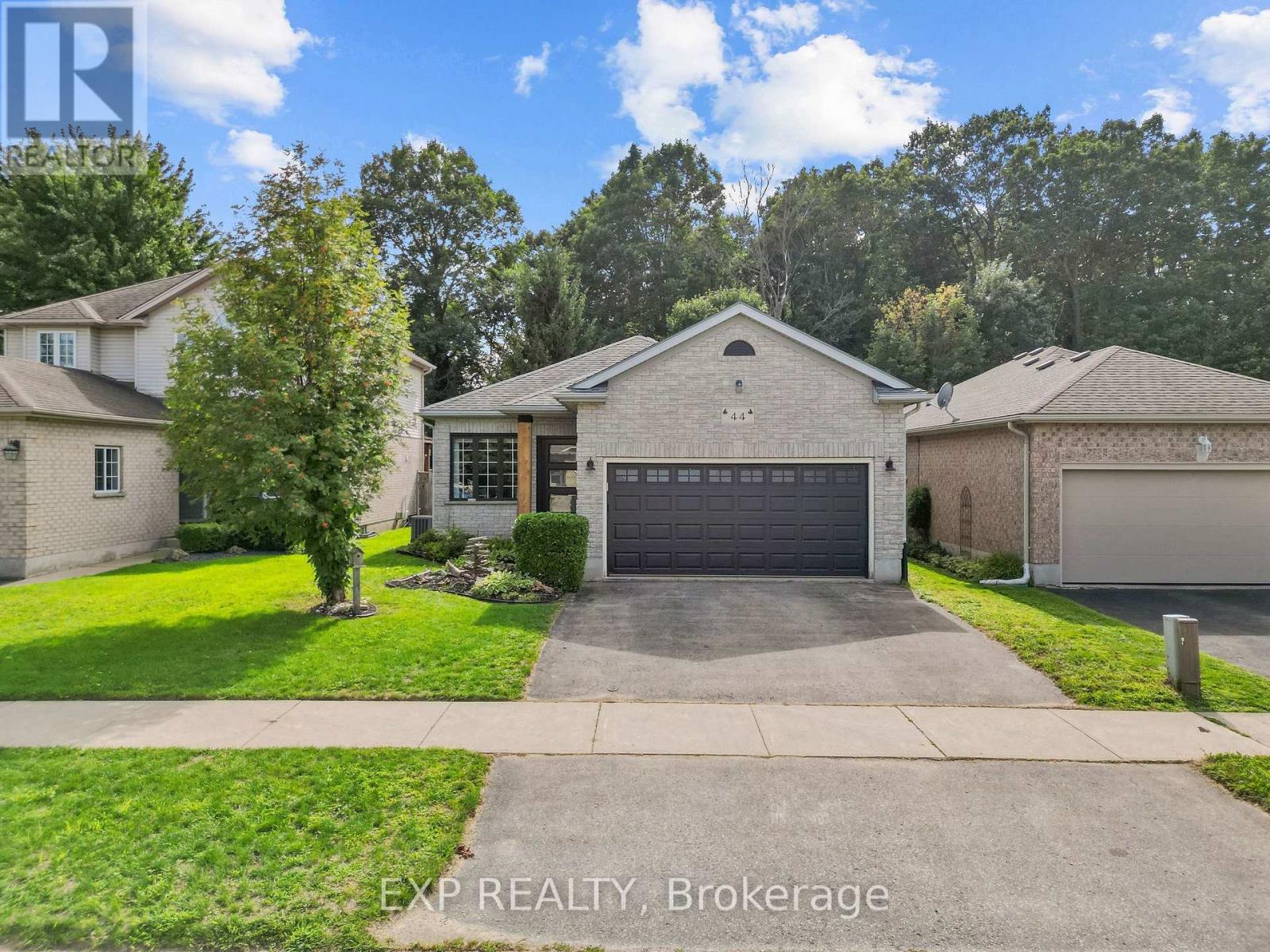 Residential in Strathroy-Caradoc (SE)