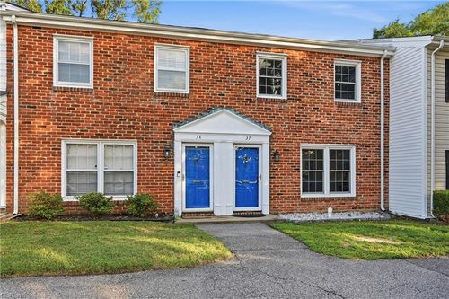 37 Towne Square Dr, Newport News, VA, 23607-1530 | Card Image