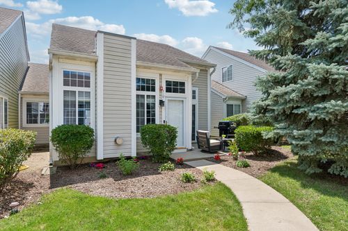 319-319 E Victoria Cir, North Aurora, IL, 60542-1181 | Card Image