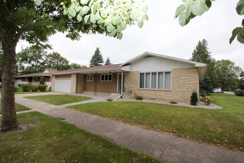 303 W 1st St, Argyle, MN, 56713-4033 | Card Image