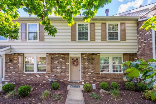 225 Green Ct, Castle Shannon, PA, 15234 | Card Image