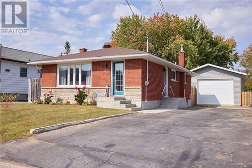 22 Catherine Dr, Garson, ON, P3L1H3 | Card Image