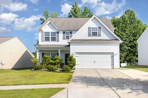 8330 Kneller St, Charlotte, NC, 28215-3794 | Card Image