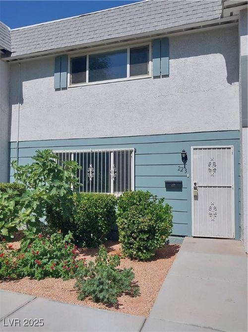 223-223 Greenbriar Townhouse Way, Las Vegas, NV, 89121-2467 | Card Image