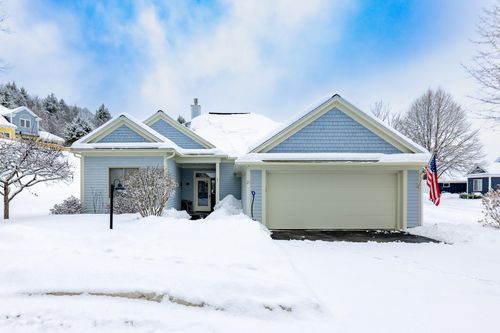 27 Fountain Way, West Lebanon, NH, 03784-1238 | Card Image