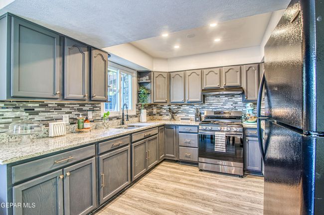 Different View of Kitchen | Image 12