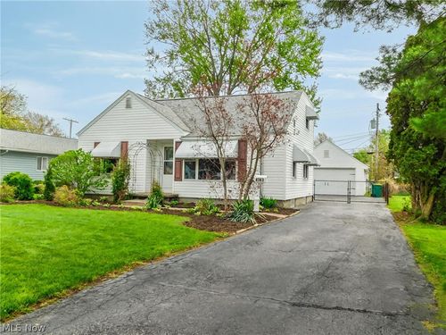 4763 Belle Meadow Rd, Mentor, OH, 44060-1116 | Card Image