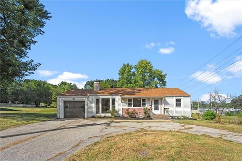 10522 E 35th St S, Independence, MO, 64052-2631 | Card Image
