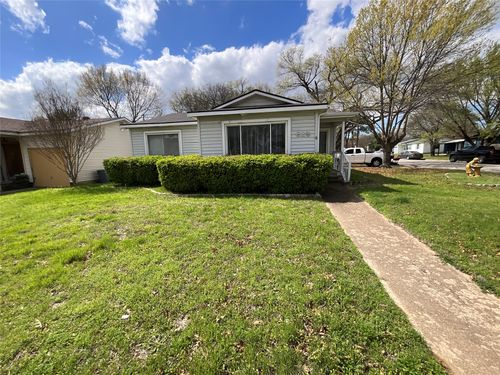 629 Harrison Ln, Hurst, TX, 76053-5637 | Card Image