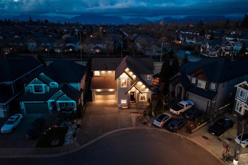 19685 71b Ave, Langley, BC, V2Y3A4 | Card Image