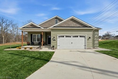 911 Dogwood Dr, Hubbard, OH, 44425-1322 | Card Image