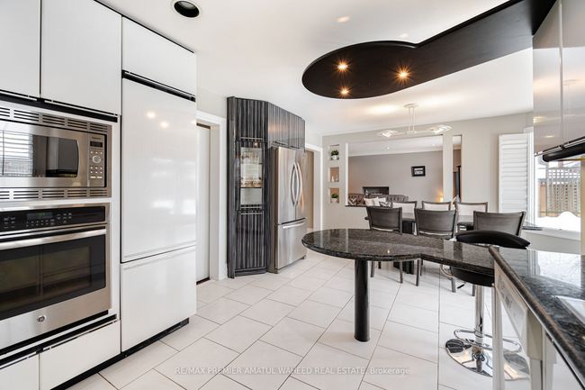 166 Killian Rd, House other with 5 bedrooms, 4 bathrooms and 2 parking in Maple ON | Image 14