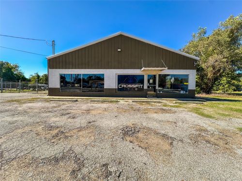 1827 N Richmond Rd, Wharton, TX, 77488-2714 | Card Image