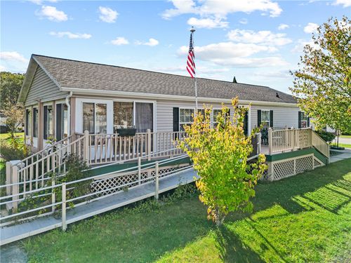 71 Blackbird St, Tiverton, RI, 02878-2398 | Card Image