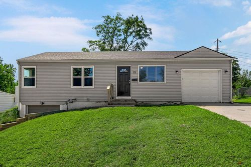 116 N Peck Dr, Independence, MO, 64056-1668 | Card Image