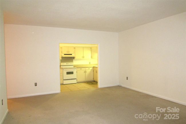 View of entrance to kitchen from LR | Image 10