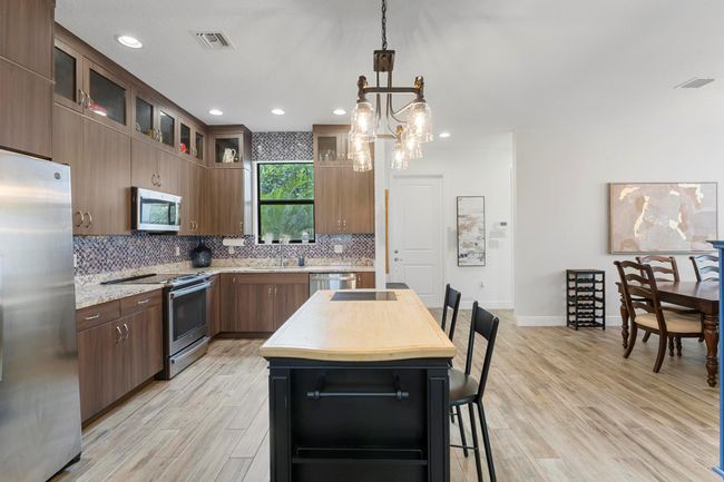 16450 Sandy Shore Dr, House other with 2 bedrooms, 2 bathrooms and null parking in Westlake FL | Image 6