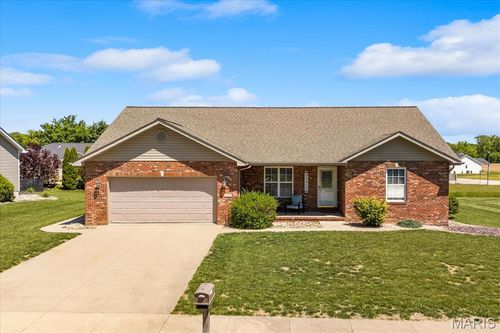 1121 E 3rd St, Trenton, IL, 62293-1781 | Card Image