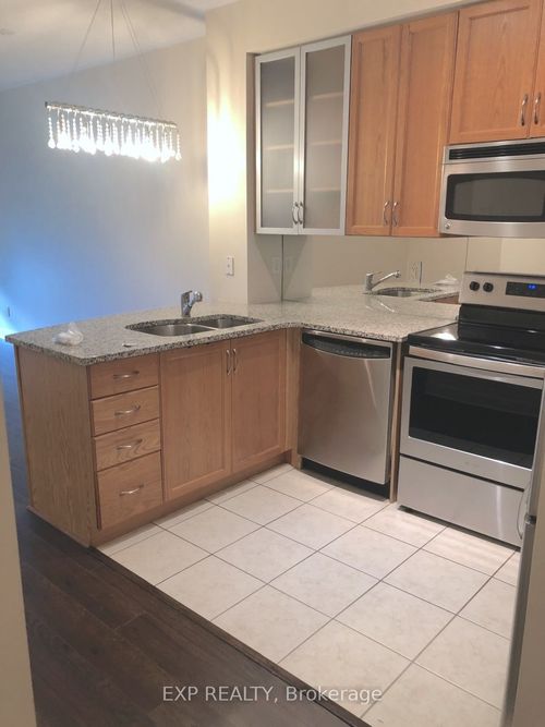 209-18 Yorkville Ave, Toronto, ON, M4W3Y8 | Card Image