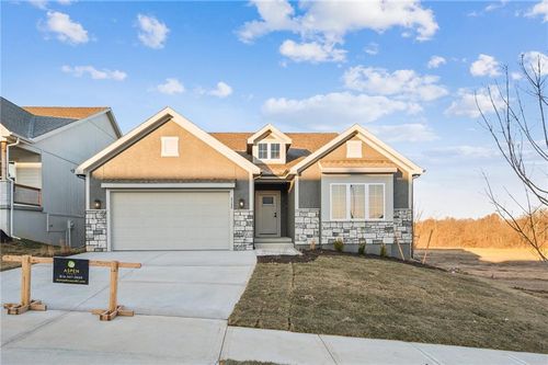 2152 Black Walnut Dr, Liberty, MO, 64068-7451 | Card Image