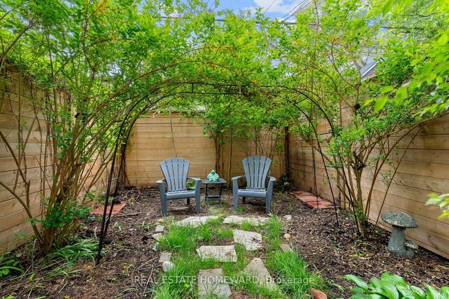 7 Norway Ave, House attached with 3 bedrooms, 2 bathrooms and null parking in Toronto ON | Image 33