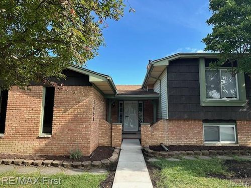 4653 Lucerne Dr, Sterling Heights, MI, 48310-3356 | Card Image