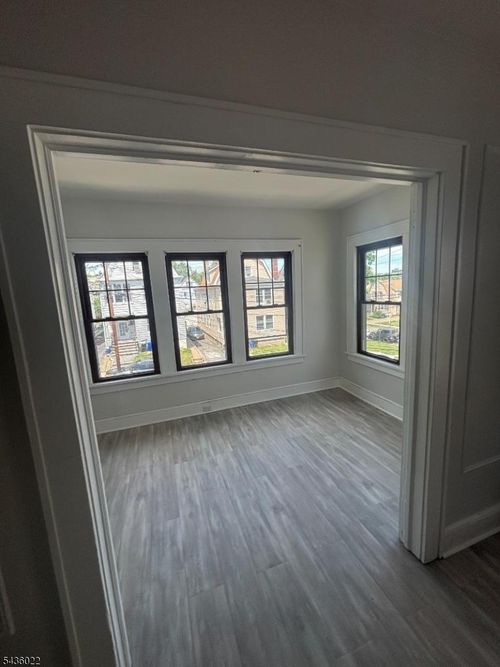 6 Glennon Pl, West Orange, NJ, 07052-5603 | Card Image
