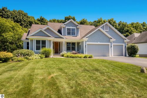 3494 Country Club Dr, Traverse City, MI, 49684-4573 | Card Image