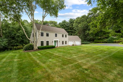 2 Applewood Cmn, East Lyme, CT, 06333-1444 | Card Image