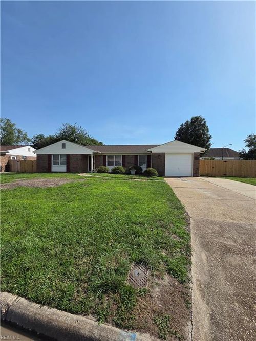 5629 Hearth Dr, Virginia Beach, VA, 23464-5229 | Card Image