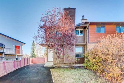 17 Castleglen Rd Ne, Home with 4 bedrooms, 1 bathrooms and 2 parking in Calgary AB | Image 1