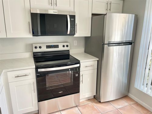 308-2700 S Oakland Forest Dr, Oakland Park, FL, 33309-7527 | Card Image