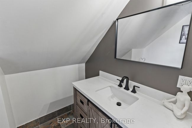 5297 Main St, House other with 4 bedrooms, 2 bathrooms and 2 parking in Clarington ON | Image 32
