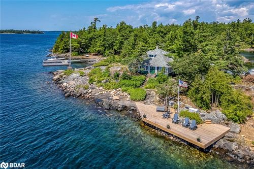 B324 Ellen Island, The Archipelago, ON, P0C2L9 | Card Image