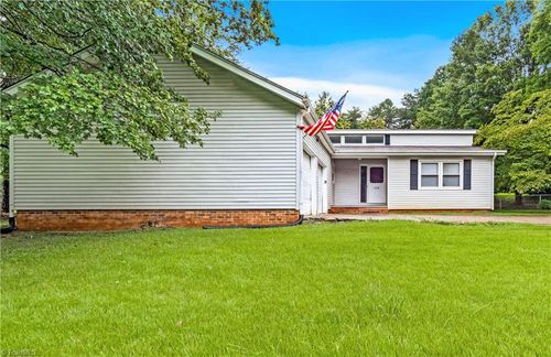 308 Pine Valley Dr, Yadkinville, NC, 27055-6875 | Card Image