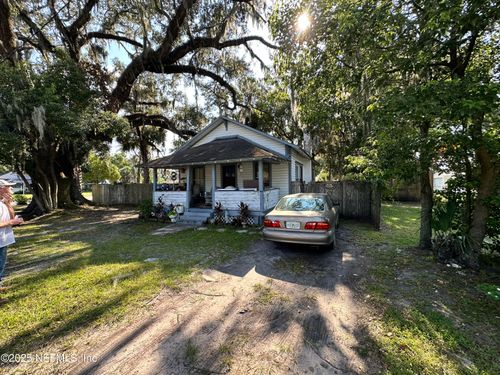 107 S Pine Ave, Green Cove Springs, FL, 32043-4027 | Card Image