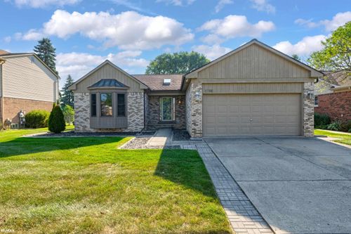 1792 Hillman Dr, Troy, MI, 48083-6903 | Card Image