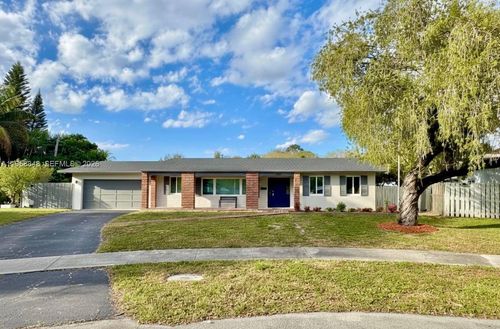 7081 Nw 8th Ct, Plantation, FL, 33317-1114 | Card Image