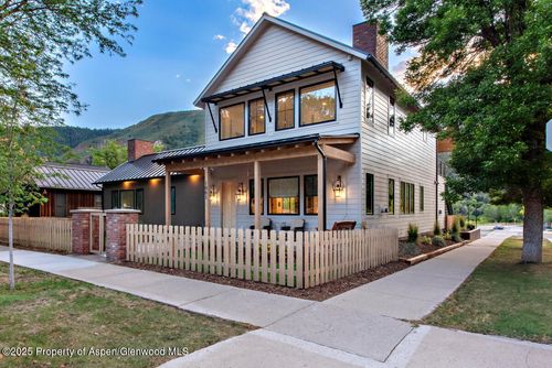 1001 Pitkin Ave, Glenwood Springs, CO, 81601-3345 | Card Image