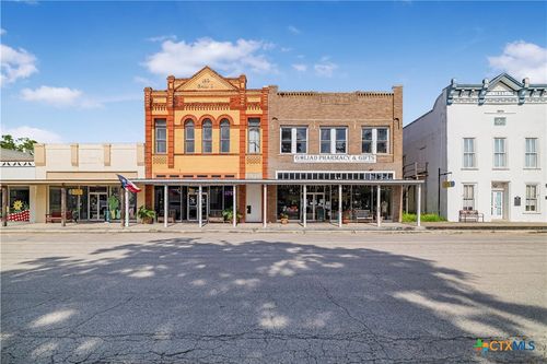 212 S Commercial St, Goliad, TX, 77963-4189 | Card Image