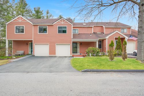4 Meadow Way, East Fishkill, NY, 12533-7202 | Card Image