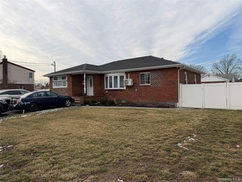 458 Carlls Path, Deer Park, NY, 11729-3719 | Card Image