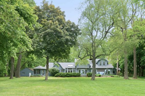 1031 N Genesee Woods Drive, Summit, WI, 53066 | Card Image