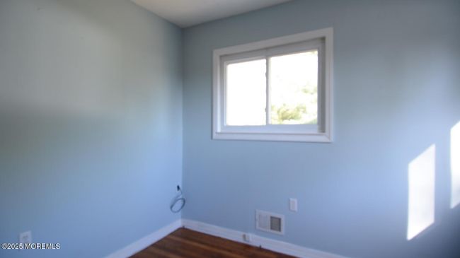 Hardwood Floors Light/Fan. | Image 23