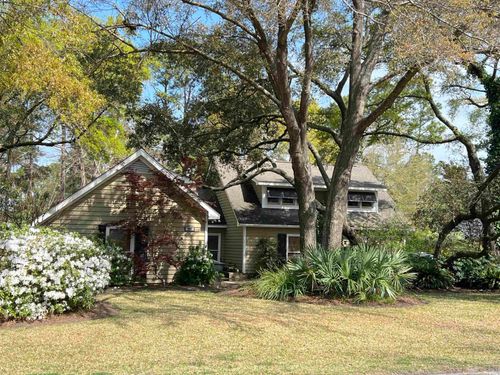 695 Country Club Dr, Pawleys Island, SC, 29585-8225 | Card Image