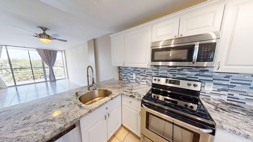108 Royal Park Dr, Oakland Park, FL, 33309-5896 | Card Image