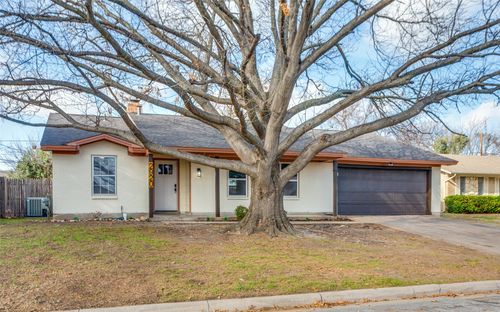 2920 Choctaw Trl, Fort Worth, TX, 76116-3303 | Card Image