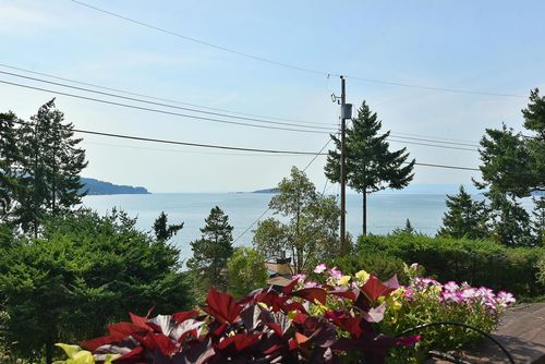9196 Truman Rd, Halfmoon Bay, BC, V7Z1B5 | Card Image