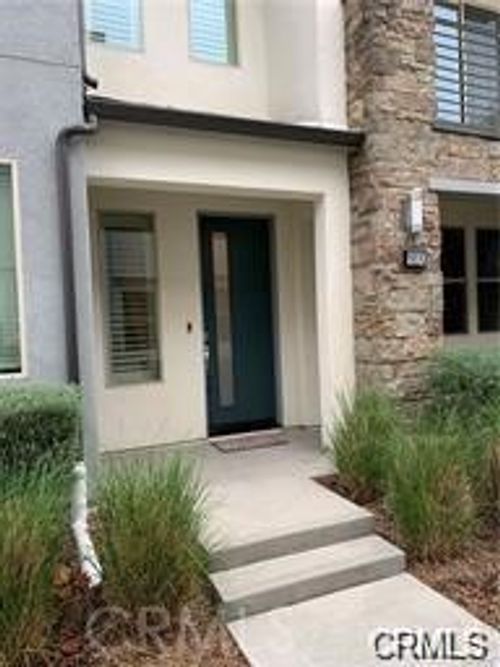 19528 Cardin Pl, Northridge, CA, 91324-1677 | Card Image